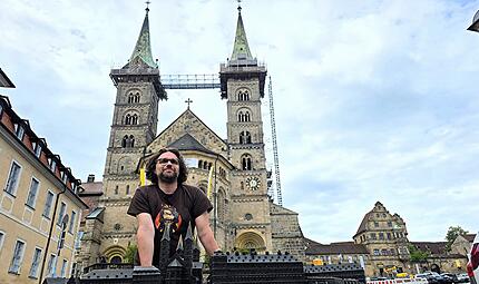 Florian Herrnleben vor dem Bamberger Dom Florian Herrnleben vor dem Bamberger Dom