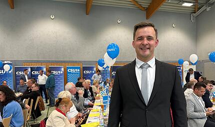 Jetzt ist es offiziell: Lars Peetz will für die CSU den Landratstitel zurückholen. Jetzt ist es offiziell: Lars Peetz will für die CSU den Landratstitel zurückholen.