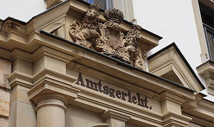 Amtsgericht Forchheim: Vier Männer auf der AnklagebankForchheim & Fränkische Schweiz Vier Männer saßen im Forchheimer Amtsgericht auf der Anklagebank. Sie sollen zwei Bekannte nach einer Autopanne attackiert haben.