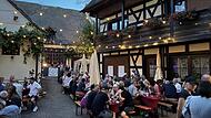 Der Innenhof der Kunstschmiede Drebinger bietet die ideale Kulisse für das Hofweinfest.Gerd Ankermann Der Innenhof der Kunstschmiede Drebinger bietet die ideale Kulisse für das Hofweinfest.Gerd Ankermann