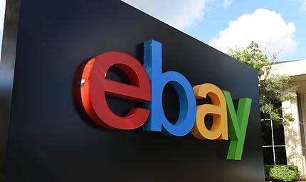 Ebay-Logo vor Hauptquartier Ebay-Logo vor Hauptquartier