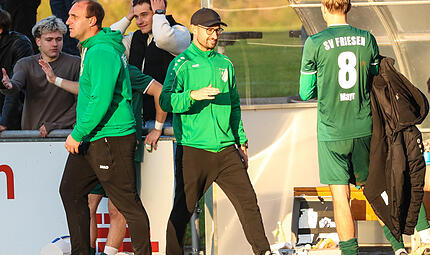 Trainer Frederic Martin (rechts) will mit seinem Team am heutigen Samstag dreifach punkten. Trainer Frederic Martin (rechts) will mit seinem Team am heutigen Samstag dreifach punkten.