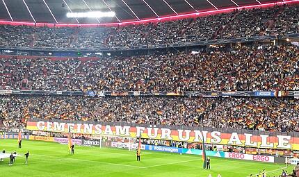 Die ZDF-Kameras fingen beim deutschen Länderspiel gegen Serbien in München nicht alles ein. Die ZDF-Kameras fingen beim deutschen Länderspiel gegen Serbien in München nicht alles ein.