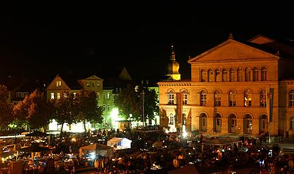 Der Nachtflohmarkt in Coburg ist zurück – allerdings nur auf dem Schlossplatz. Der Nachtflohmarkt in Coburg ist zurück – allerdings nur auf dem Schlossplatz.