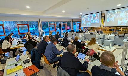 Stadtrat Forchheim - Alle KöpfeForchheim & Fränkische Schweiz Ab Mai wird sich der Forchheimer Stadtrat neu zusammensetzen. Am 8. März sind 40 Menschen zum Teil neu, zum Teil wieder in den Stadtrat gewählt worden. Die große Übersicht in Bildern.