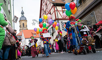Faschingsumzug GößweinsteinForchheim & Fränkische Schweiz Tausende Begeisterte und ein ausgelassener Gaudiwurm: So war der Faschingsumzug in Gößweinstein 2026.