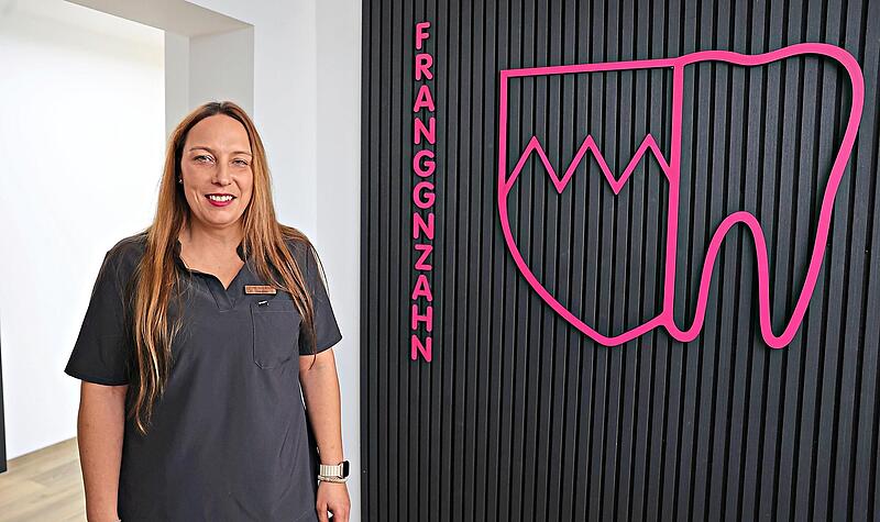 Petra Schmidt-Holzer hat ihre Praxis „Franggnzahn“ genannt. Inzwischen ist der Ansturm so groß, dass sie einen Aufnahmestopp verhängt hat. Sonny Adam Petra Schmidt-Holzer hat ihre Praxis „Franggnzahn“ genannt. Inzwischen ist der Ansturm so groß, dass sie einen Aufnahmestopp verhängt hat. Sonny Adam