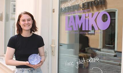 Marina Koch eröffnet in Bamberg die Keramikwerkstatt Lamiko, in der sie Kurse und Workshops anbietet. Marina Koch eröffnet in Bamberg die Keramikwerkstatt Lamiko, in der sie Kurse und Workshops anbietet.