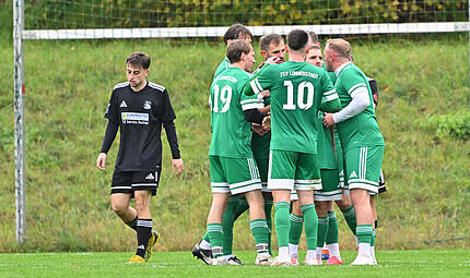 Kreisliga: TSV Lonnerstadt gewinnt in Möhrendorf Jubel beim TSV Lonnerstadt nach Pascal Schreibers zwischenzeitlichem 2:0: In Möhrendorf holte das Team vom Sonnenhügel die nächsten drei Punkte.