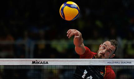 Moritz Karlitzek am 3. Oktober 2023 im Rio de Janeiro während der Olympia-Qualifikation der deutschen Volleyball-Nationalmannschaft gegen Brasilien. Moritz Karlitzek am 3. Oktober 2023 im Rio de Janeiro während der Olympia-Qualifikation der deutschen Volleyball-Nationalmannschaft gegen Brasilien. 