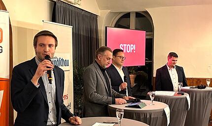 Am 19. Februar laden Bayerische Rundschau und Radio Plassenburg zur Podiumsdiskussion im Mönchshof Bräuhaus ein. Im Fokus stehen die vier Kandidaten, die Landrat werden wollen. Am 19. Februar laden Bayerische Rundschau und Radio Plassenburg zur Podiumsdiskussion im Mönchshof Bräuhaus ein. Im Fokus stehen die vier Kandidaten, die Landrat werden wollen.