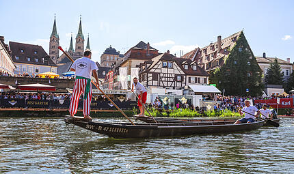 Sandkerwa Bamberg 2026 FischerstechenSandkerwa Bamberg 2026 Fischerstechen Der Höhepunkt am Sonntag zur Bamberger Sandkerwa 2026: Aufmarsch und 72. Fischerstechen auf der Regnitz.