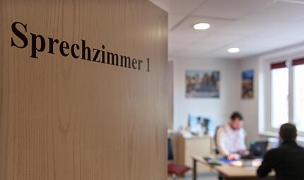 Es darf nicht nur darüber gestritten werden, wie unser ohnehin viel zu ökonomisiertes Gesundheitssystem noch stärker wirtschaftlichen Interessen untergeordnet wird, meint Redakteurin Daniela Hungbaur. Es darf nicht nur darüber gestritten werden, wie unser ohnehin viel zu ökonomisiertes Gesundheitssystem noch stärker wirtschaftlichen Interessen untergeordnet wird, meint Redakteurin Daniela Hungbaur.