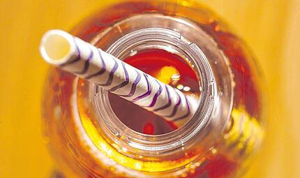 Experten der Bundesregierung haben eine Steuer auf zuckerhaltige Getränke wieder zur Diskussion gestellt. Experten der Bundesregierung haben eine Steuer auf zuckerhaltige Getränke wieder zur Diskussion gestellt.