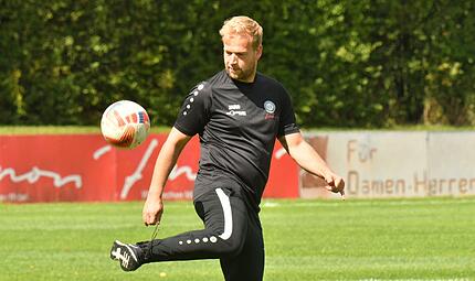Sein Geschick wird Sylvia-Trainer Jakob Engelmann künftig vor allem auf einem anderen Grün zeigen. Im Sommer hört er als Ebersdorfer Coach auf. Sein Geschick wird Sylvia-Trainer Jakob Engelmann künftig vor allem auf einem anderen Grün zeigen. Im Sommer hört er als Ebersdorfer Coach auf.