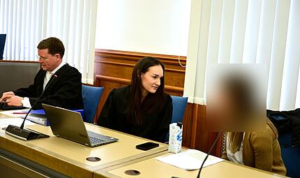 Landgericht Bamberg Cybertrading Betrug Bulgarien Israel Die beiden Strafverteidiger Dr. Friedrich Schultehinrichs und Dr. Anne Pradel aus Frankfurt am Main und die Angeklagte aus Israel