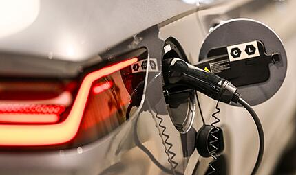 Elektroautos E-Autos auf dem Vormarsch. Neben immer mehr Privatleuten steigen auch die großen Firmen in Erlangen-Höchstadt und Umgebung sukzessive auf E-Autos um. (Symbolbild)