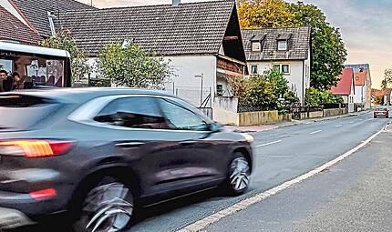 Tausende von Autos fahren täglich durch die Hauptstraße in Dormitz.Forchheim & Fränkische Schweiz Tausende von Autos fahren täglich durch die Hauptstraße in Dormitz.