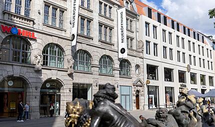 In Nürnberg will das Modehaus Wöhrl ausgerechnet mit einer Kette des totgesagten stationären Einzelhandels durchstarten. In Nürnberg will das Modehaus Wöhrl ausgerechnet mit einer Kette des totgesagten stationären Einzelhandels durchstarten.