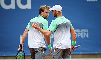 Tennis: ATP-Tour - Hamburg Kevin Krawietz (links) und Tim Pütz (hier beim Viertelfinale) mussten im Semifinale in Hamburg nicht eingreifen.
