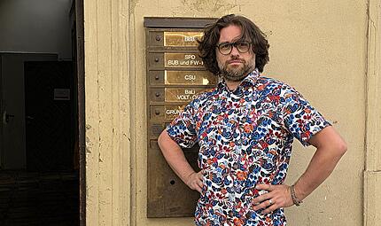 Florian Herrnleben Florian Herrnleben vor dem Fraktionshaus