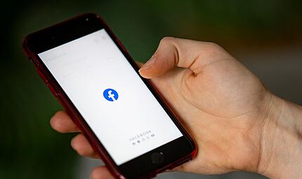 Facebook Facebook