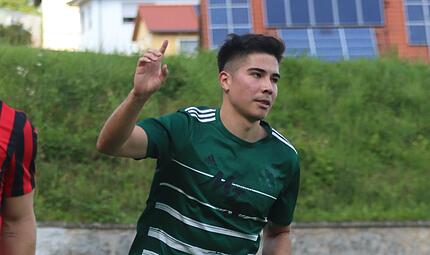 Luca Heidner – hier auf einem Archivbild – erzielte die ersten drei Tore für Schlaifhausen im Derby.Forchheim & Fränkische Schweiz Luca Heidner – hier auf einem Archivbild – erzielte die ersten drei Tore für Schlaifhausen im Derby.Forchheim & Fränkische Schweiz