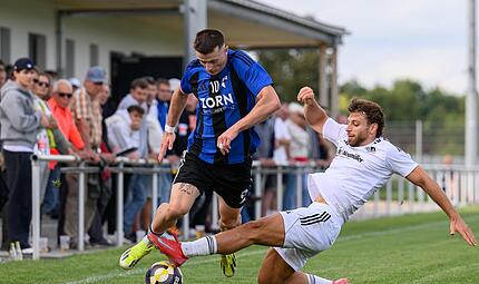 Forchheims Christian Rzonsa traf im Hinspiel gegen die Weisendorfer. Am Ende stand es 2:2.Forchheim & Fränkische Schweiz Forchheims Christian Rzonsa traf im Hinspiel gegen die Weisendorfer. Am Ende stand es 2:2.Forchheim & Fränkische Schweiz