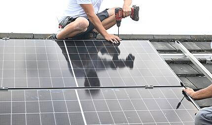 Installation einer PV-Anlage Installation einer PV-Anlage