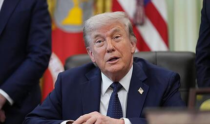 Zweifel an der geistigen Fitness Trumps nehmen Fahrt auf. Aber nichts spreche aktuell dafür, dass es irgendwann zur Amtsenthebung des US-Präsidenten komme, bedauert Chefredakteur Gerd Schneider. Zweifel an der geistigen Fitness Trumps nehmen Fahrt auf. Aber nichts spreche aktuell dafür, dass es irgendwann zur Amtsenthebung des US-Präsidenten komme, bedauert Chefredakteur Gerd Schneider.