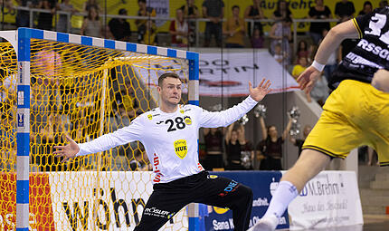 HSC 2000 Coburg - HSG Krefeld Niederrhein 15 Bälle parierte Fabian Apfel am Sonntagabend gegen die HSG Krefeld Niederrhein.
