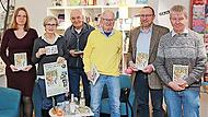 Das gesamte Autorenteam des „Stadtschreibers Herzogenaurach“ nahm an der Buchvorstellung teil. Das gesamte Autorenteam des „Stadtschreibers Herzogenaurach“ nahm an der Buchvorstellung teil.