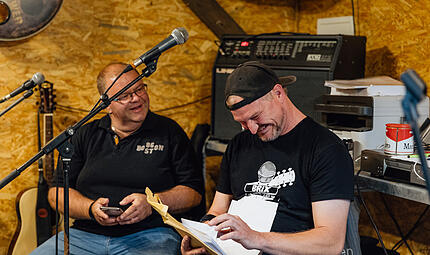 Rhöner Bluat Hatten sichtlich Spaß bei der Bandprobe von "Rhöner Bluat": Daniel Rossmann und Frank Schmitt.