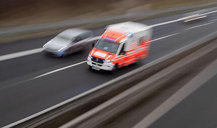B303 bei Sonnefeld: Zwei Unfälle kurz hintereinander - hoher Schaden B303 bei Sonnefeld: Zwei Unfälle kurz hintereinander - hoher Schaden