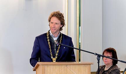 Der neue Bamberger Oberbürgermeister Sebastian Niedermaier hielt bei der konstituierenden Sitzung eine erste programmatische Rede. Der neue Bamberger Oberbürgermeister Sebastian Niedermaier hielt bei der konstituierenden Sitzung eine erste programmatische Rede.
